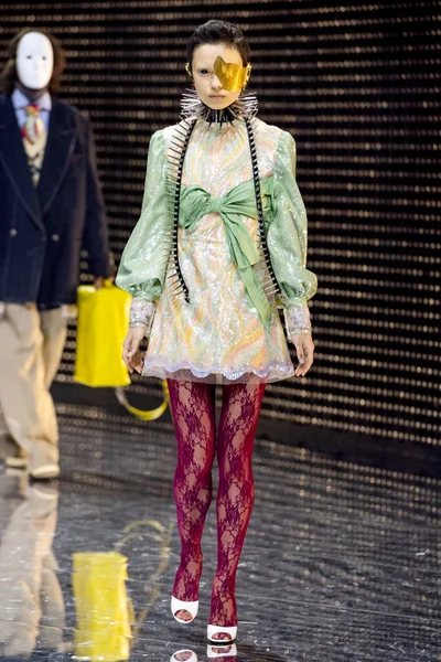 Look 12